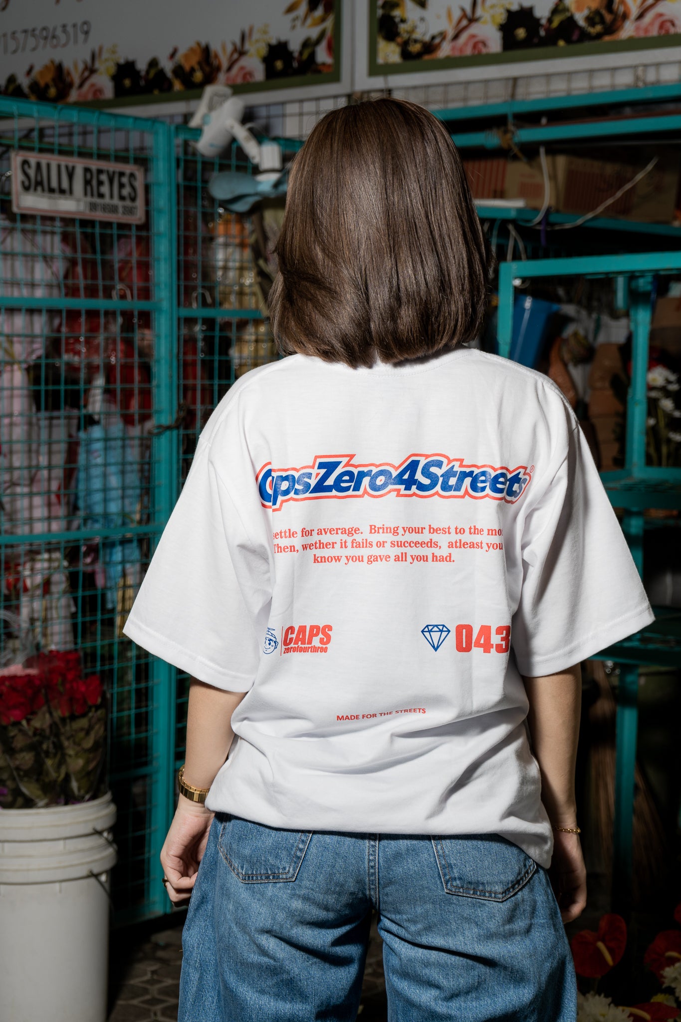CAPS043- SNEAKERS TEE WHITE