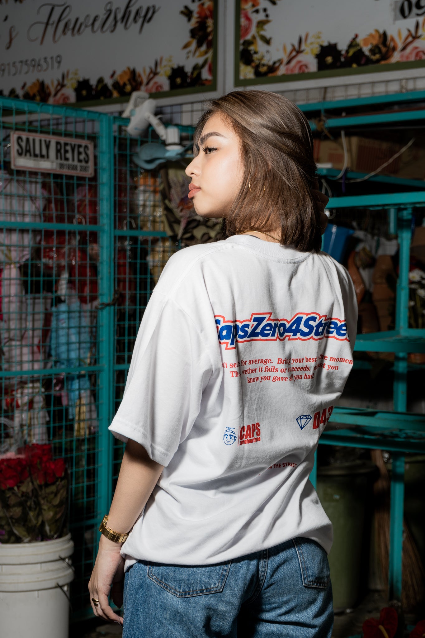 CAPS043- SNEAKERS TEE WHITE