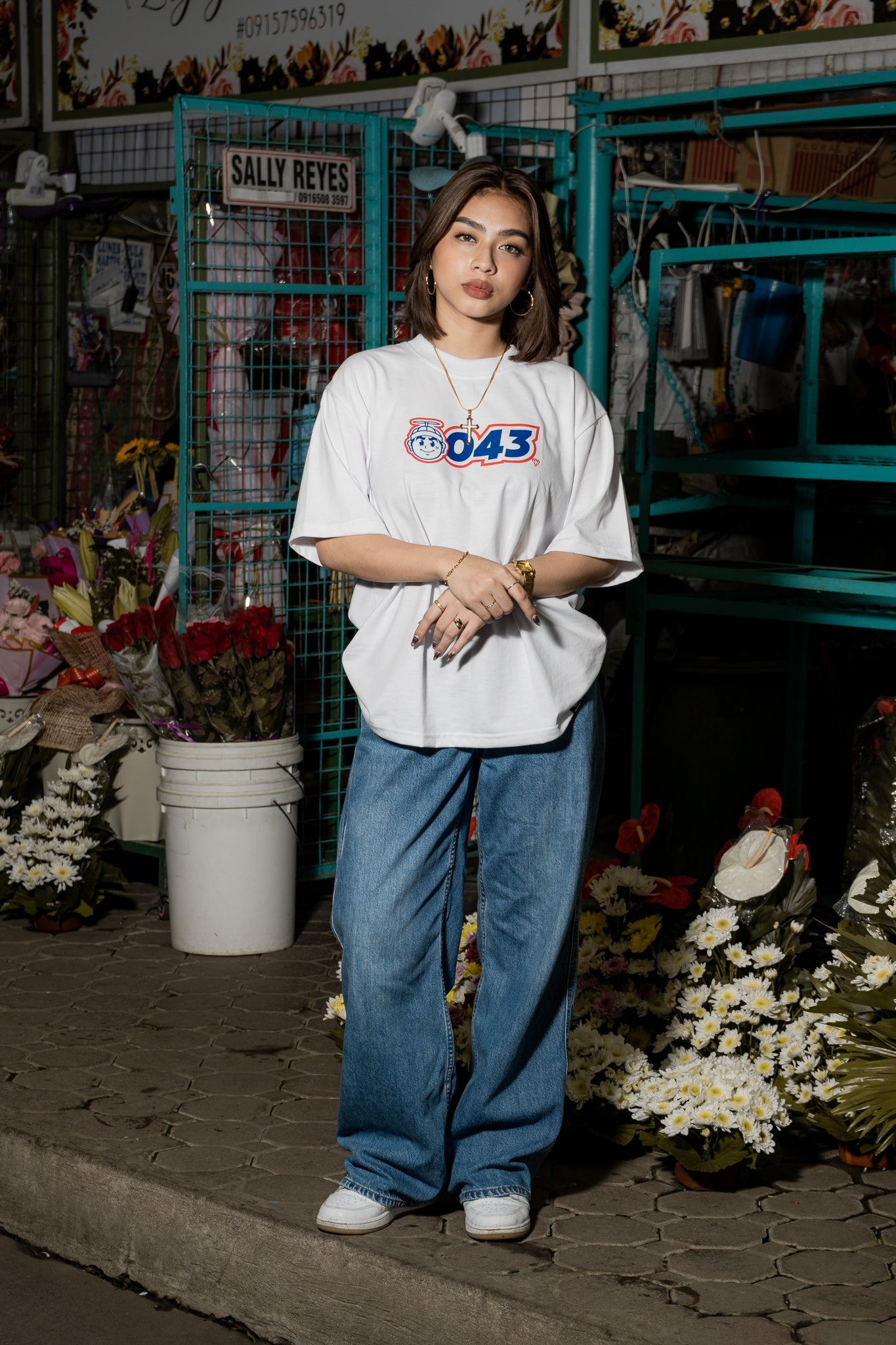 CAPS043- SNEAKERS TEE WHITE