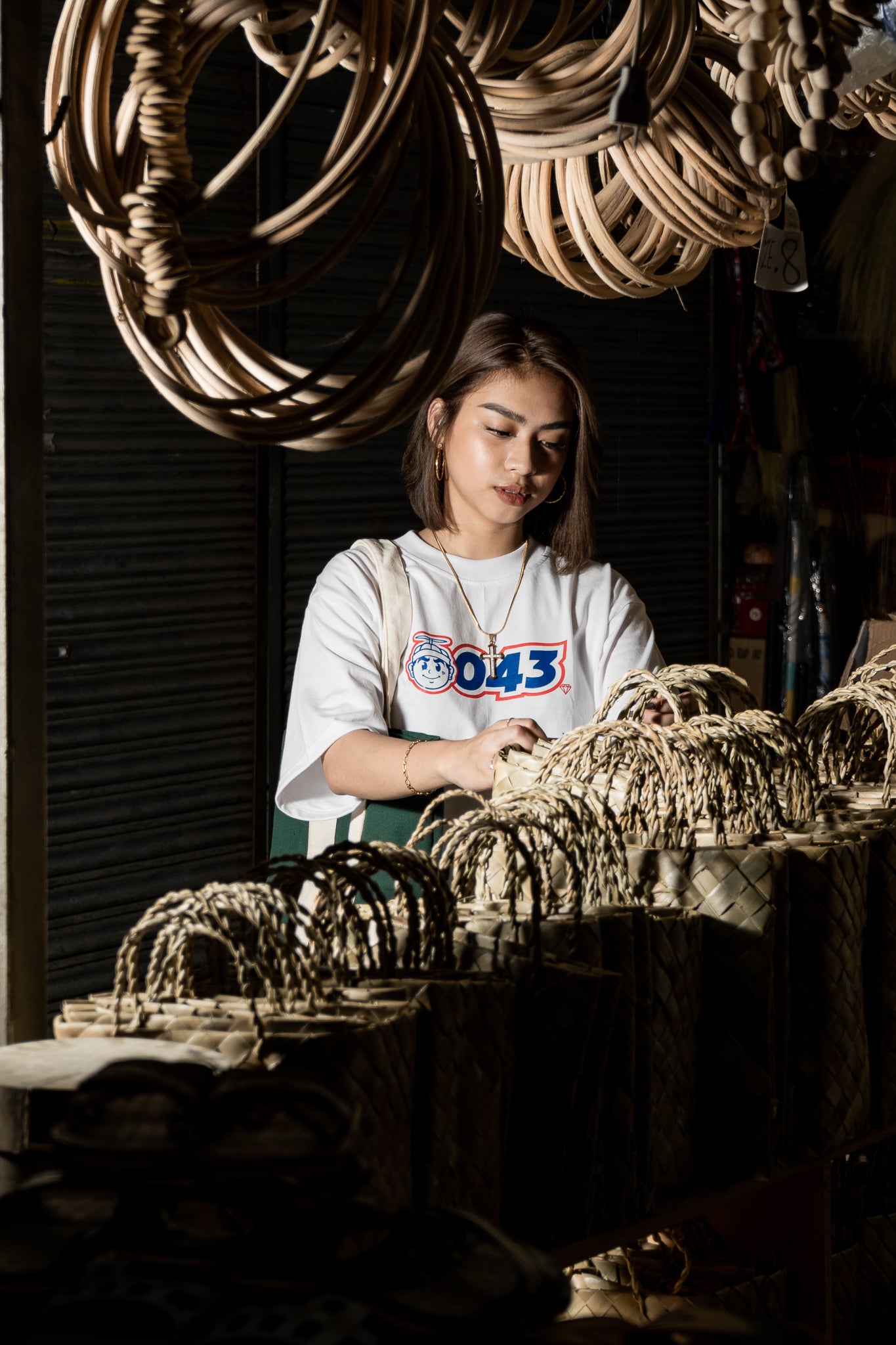 CAPS043- SNEAKERS TEE WHITE
